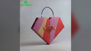 Detachable magnetic heart-shaped gift box 